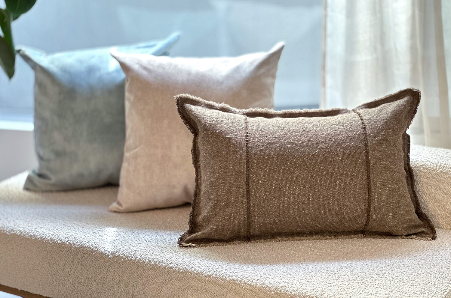 The Pure Fringe 自然素材フリンジ付きクッション リネン&コットン (Cocoa) 60×40cm 中材付 - HOUSE OF JAPAN Shop