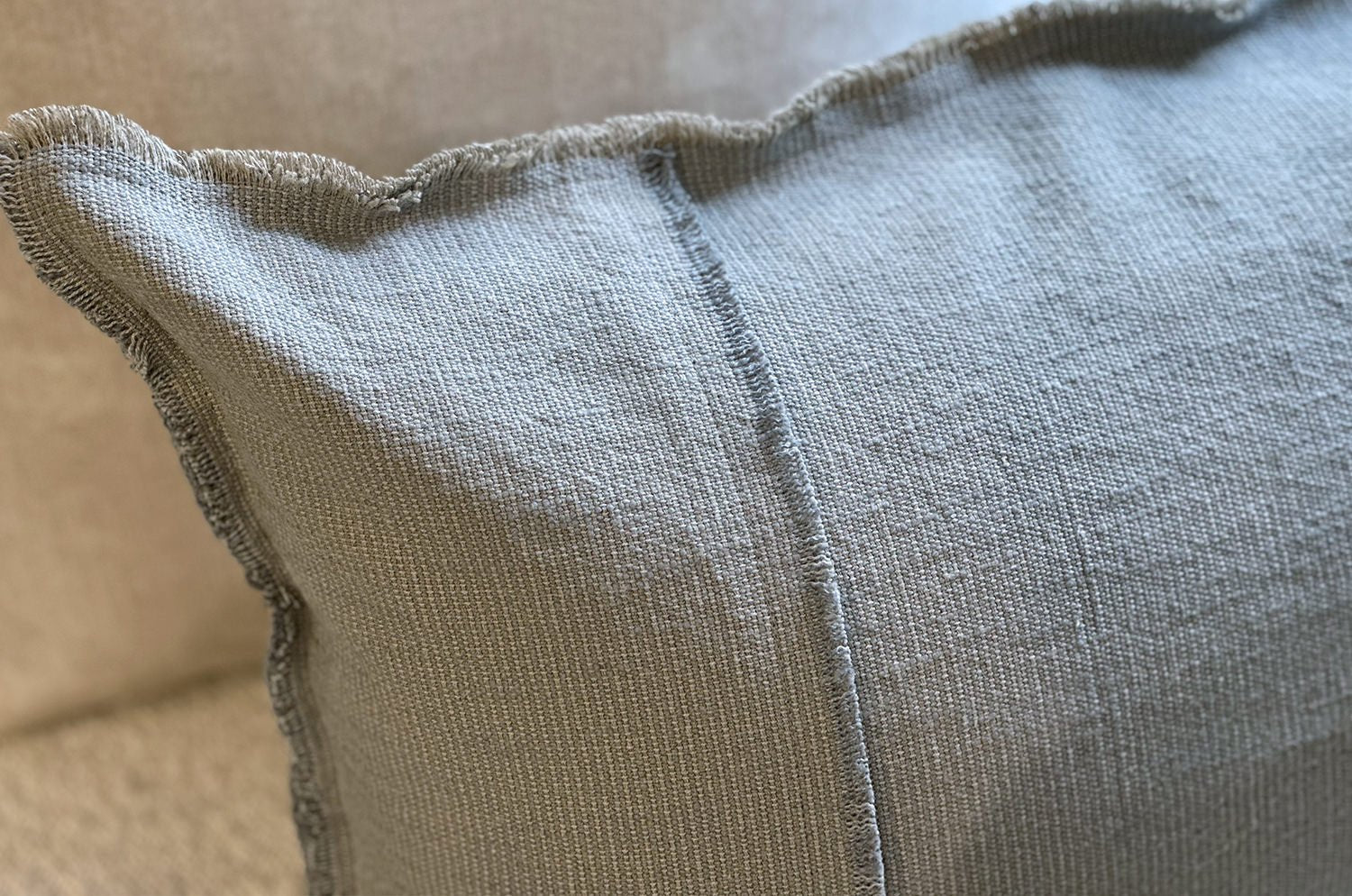 The Pure Fringe 自然素材フリンジ付きクッション リネン&コットン (PaleBlueGray) 60×40cm 中材付 - HOUSE OF JAPAN Shop