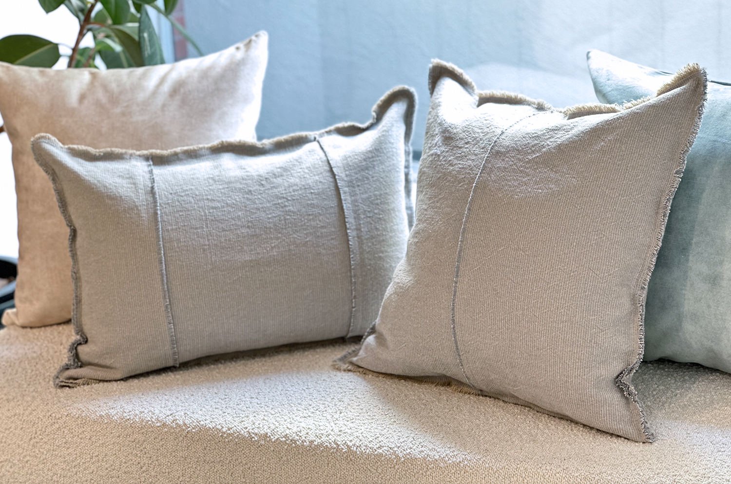 The Pure Fringe 自然素材フリンジ付きクッション リネン&コットン (PaleBlueGray) 60×40cm 中材付 - HOUSE OF JAPAN Shop