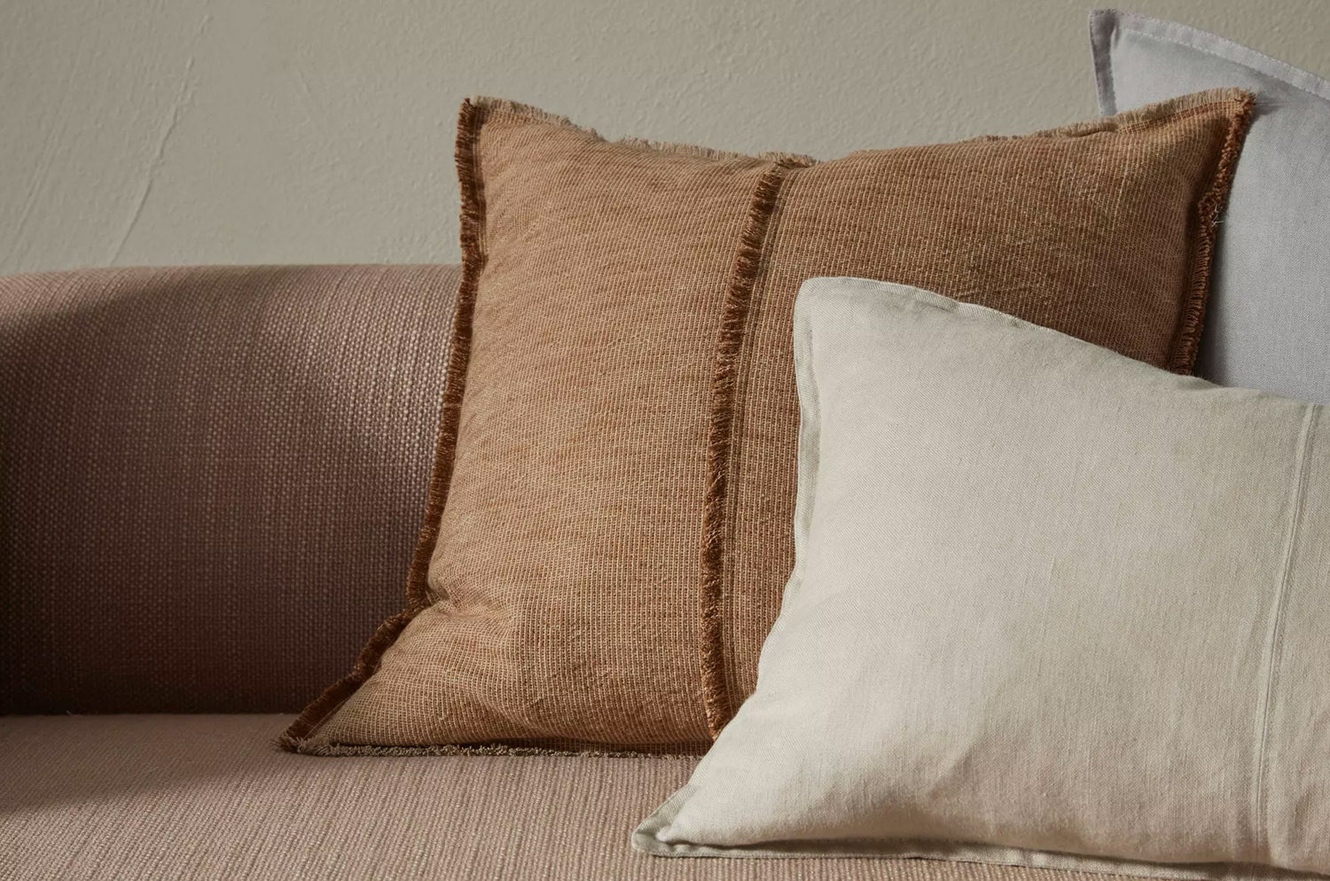 The Pure Fringe 自然素材フリンジ付きクッションカバー リネン&コットン (Rusty) 50×50cm - HOUSE OF JAPAN Shop