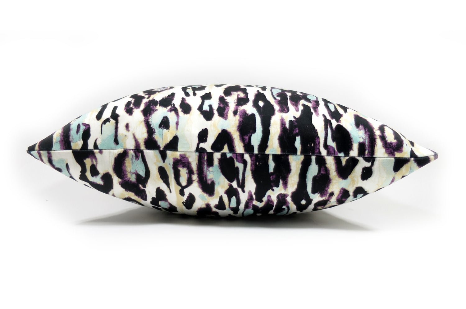 The Purple Leopard スペイン製起毛スエードタッチ パープルレオパード柄クッションカバー 50×50cm - HOUSE OF JAPAN Shop