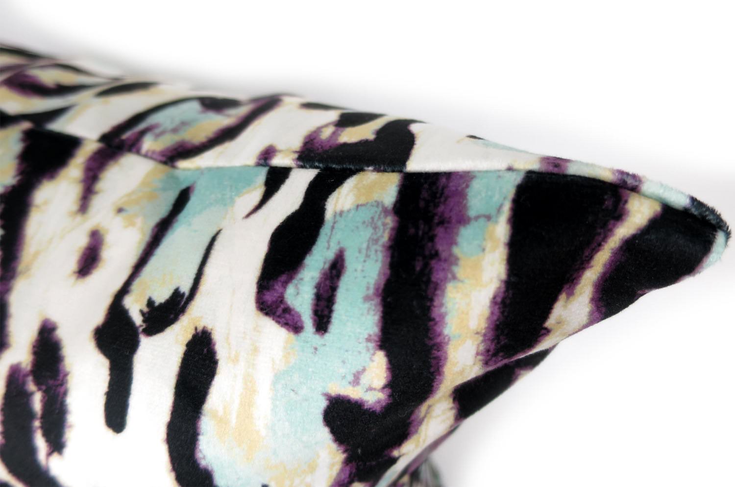 The Purple Leopard スペイン製起毛スエードタッチ パープルレオパード柄クッションカバー 50×50cm - HOUSE OF JAPAN Shop