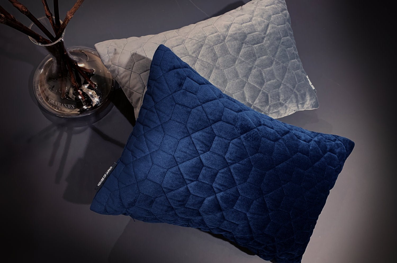 The Quilted シルクタッチ幾何学キルト クッション Atlantic 45×30cm 中材付 - HOUSE OF JAPAN Shop