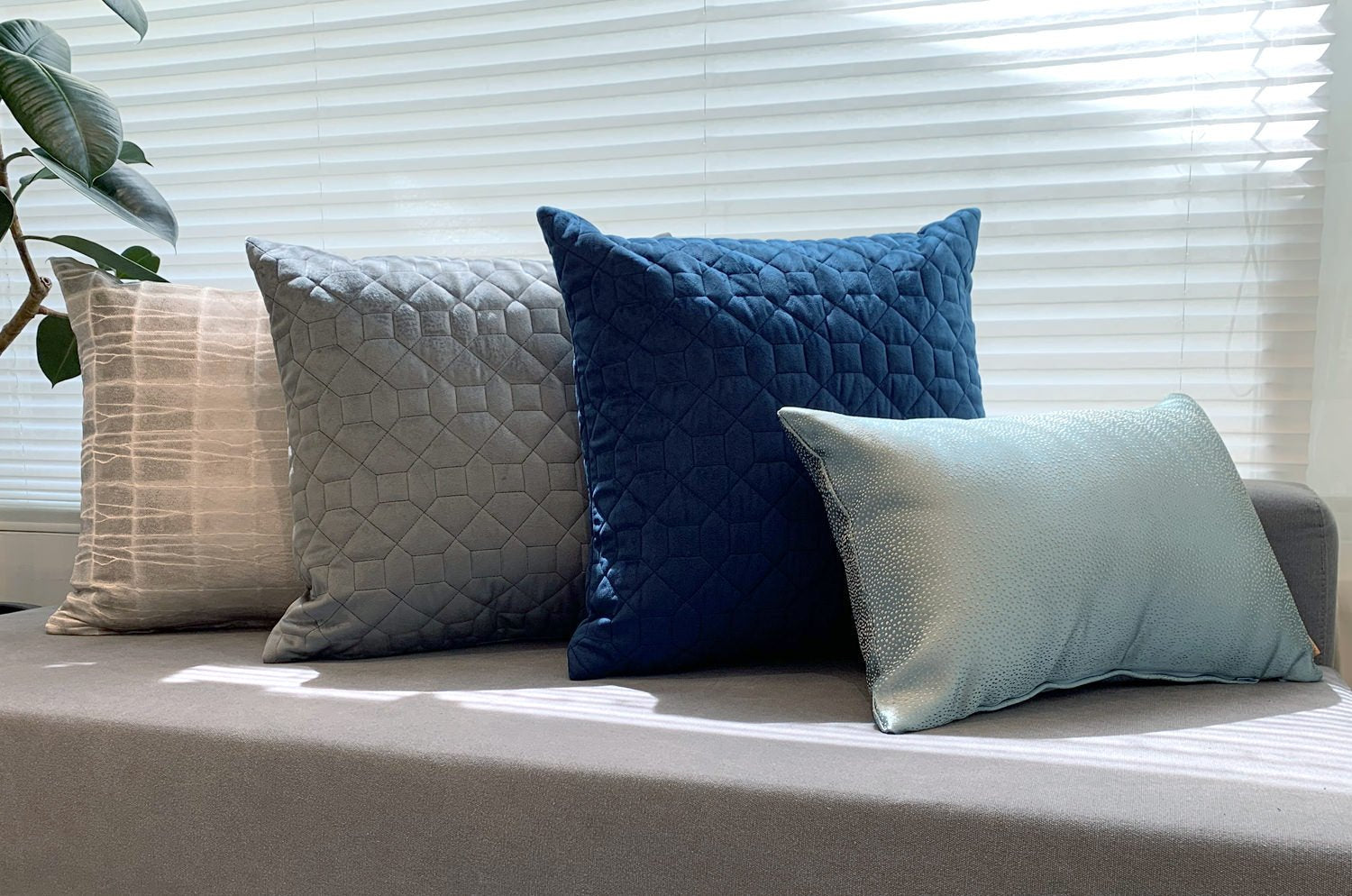 The Quilted シルクタッチ幾何学キルト クッションカバー Atlantic 45×45cm - HOUSE OF JAPAN Shop