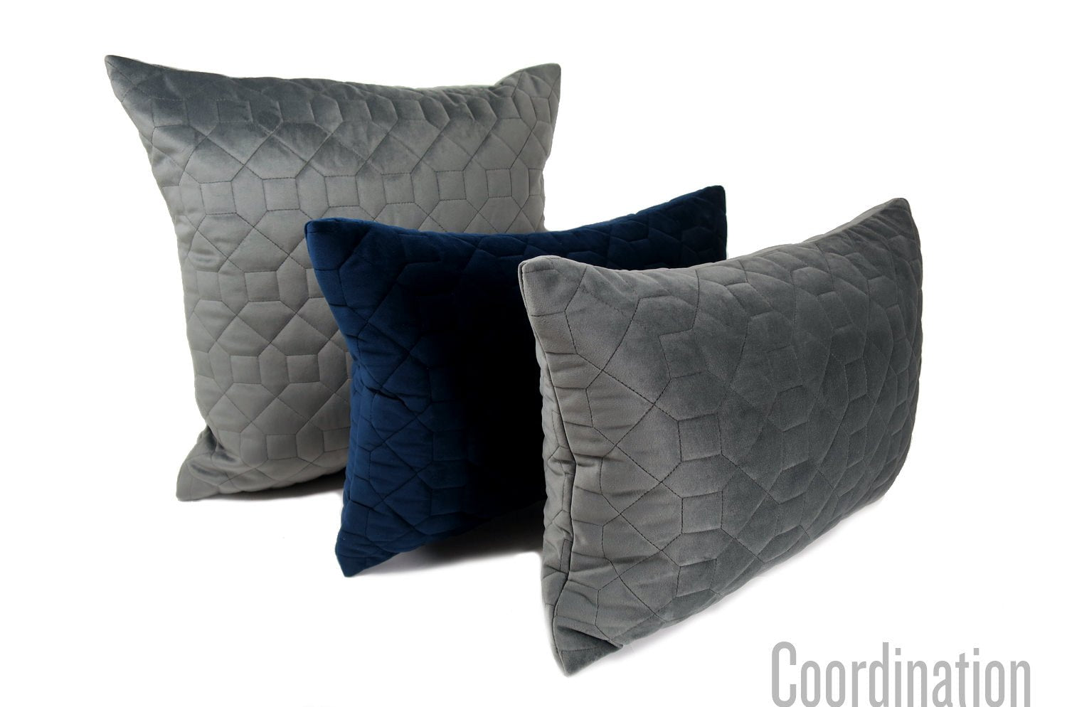 The Quilted シルクタッチ幾何学キルト クッションカバー Shadow 45×45cm - HOUSE OF JAPAN Shop