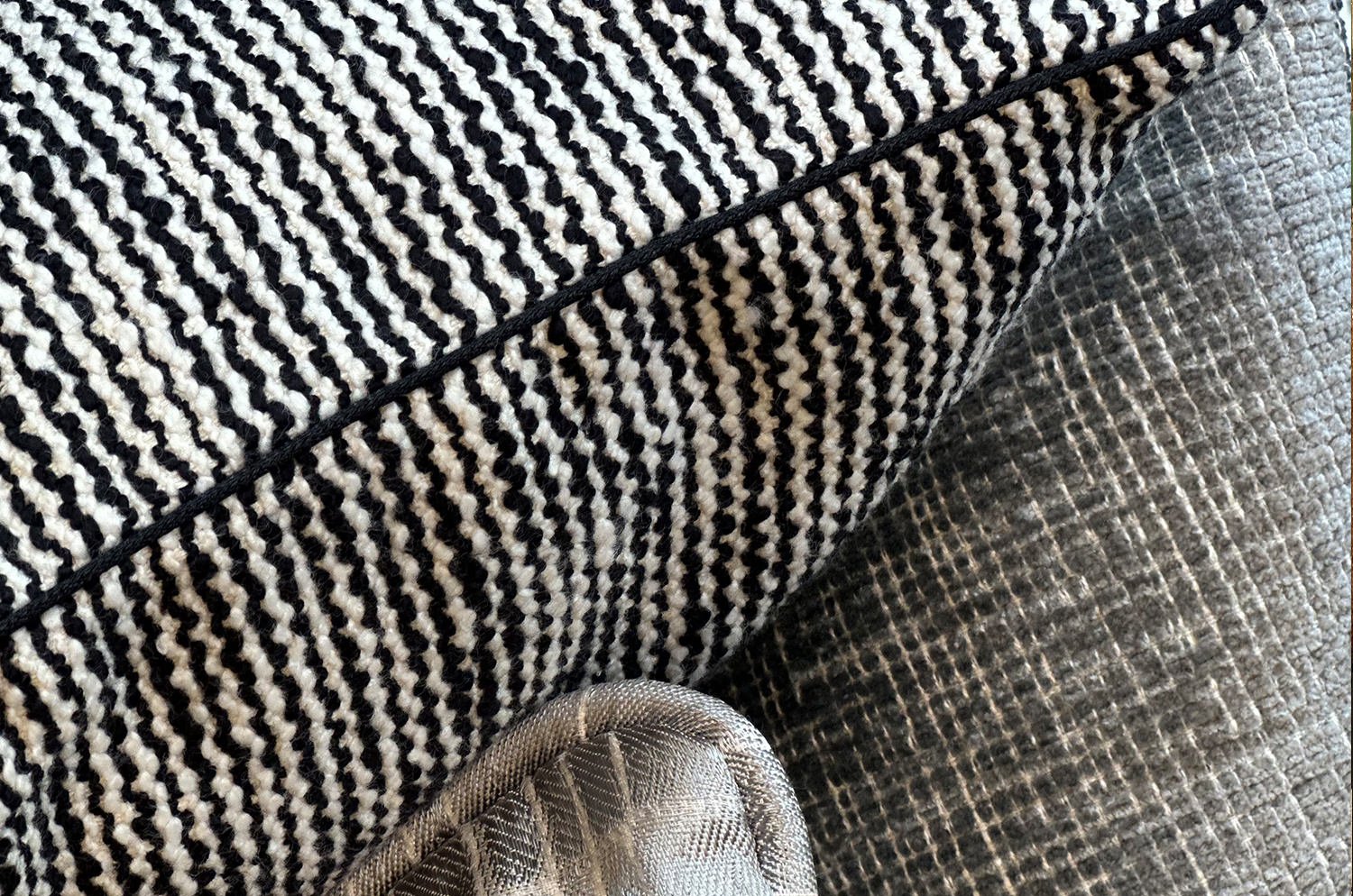 The RAGUSA アルマーニカーザ ラグーザ クッションカバー(ブラックアイボリー) 45×45cm - HOUSE OF JAPAN Shop