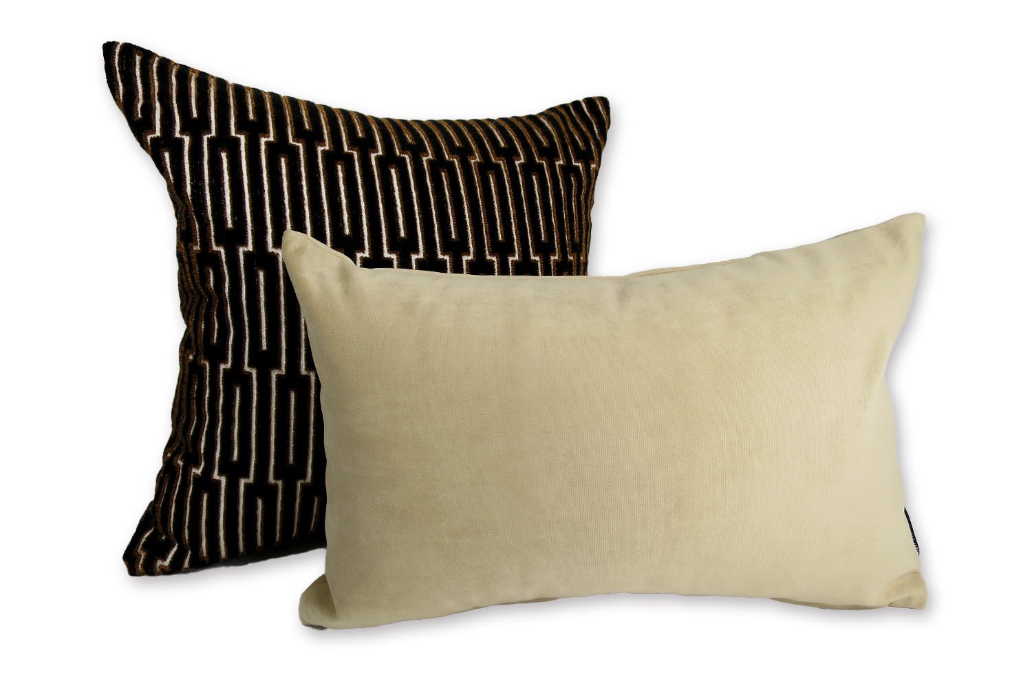 The Rebecca レベッカ なめらか起毛スエード クッション (biscuit beige) 45×30cm 中材付 - HOUSE OF JAPAN Shop