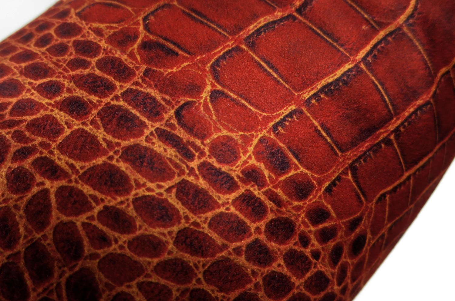 The Reddishbrown Crocodile スペイン製 起毛スエード調 クロコダイル柄クッションカバー レディッシュブラウン 50×50cm - HOUSE OF JAPAN Shop