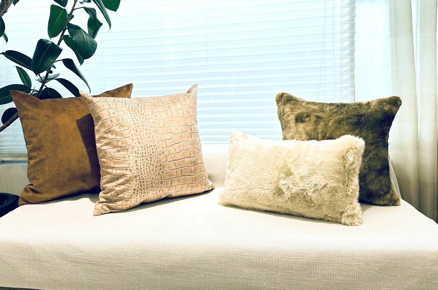 The Rex 至極の手触りエコファー レッキス クッション (ミルクティー ) 45×30cm 中材付 - HOUSE OF JAPAN Shop