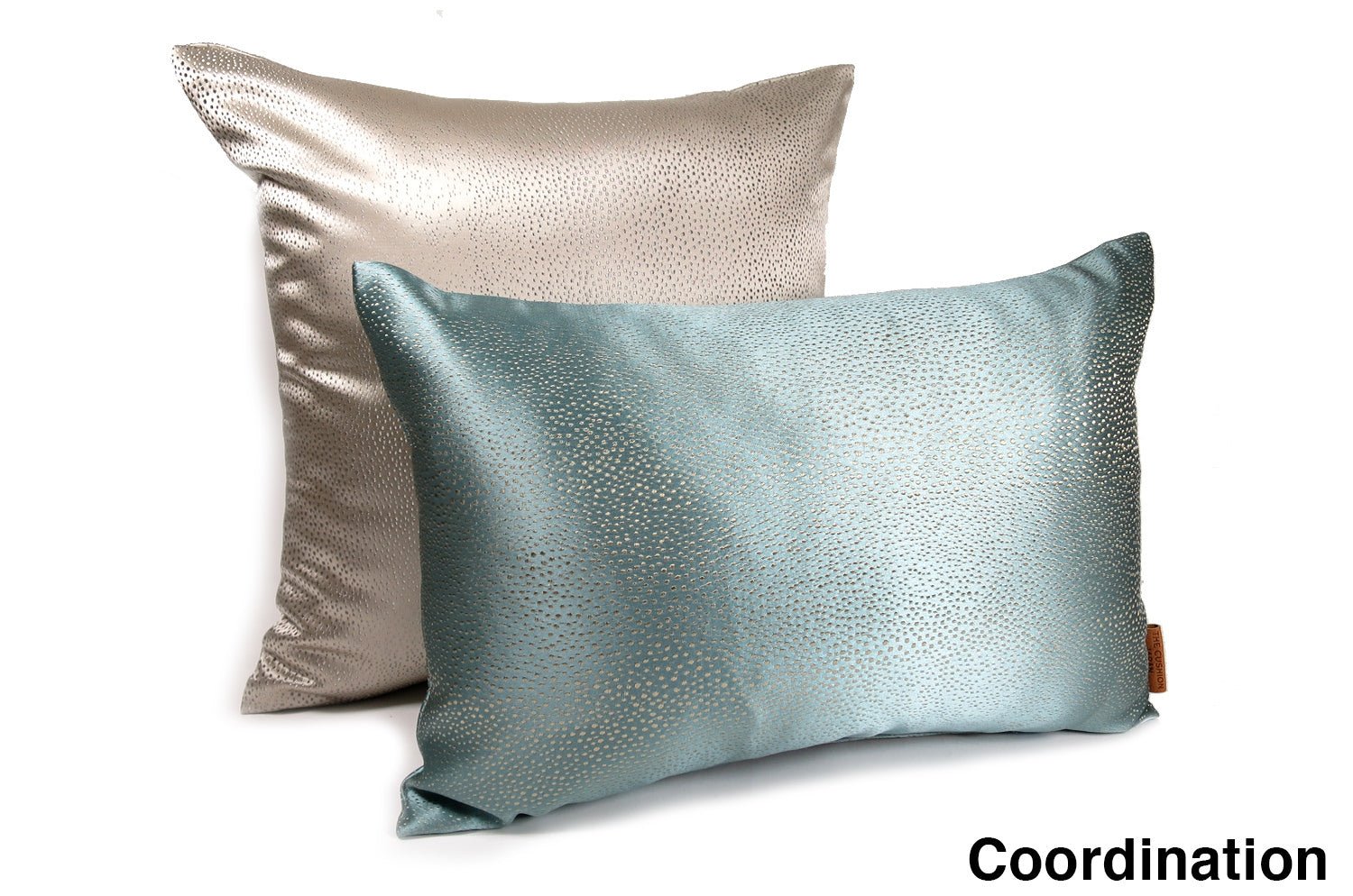 The RIVOLI - GHIACCIO アルマーニカーザ リボリ クッション(アクア) 45×30cm 中材付 - HOUSE OF JAPAN Shop