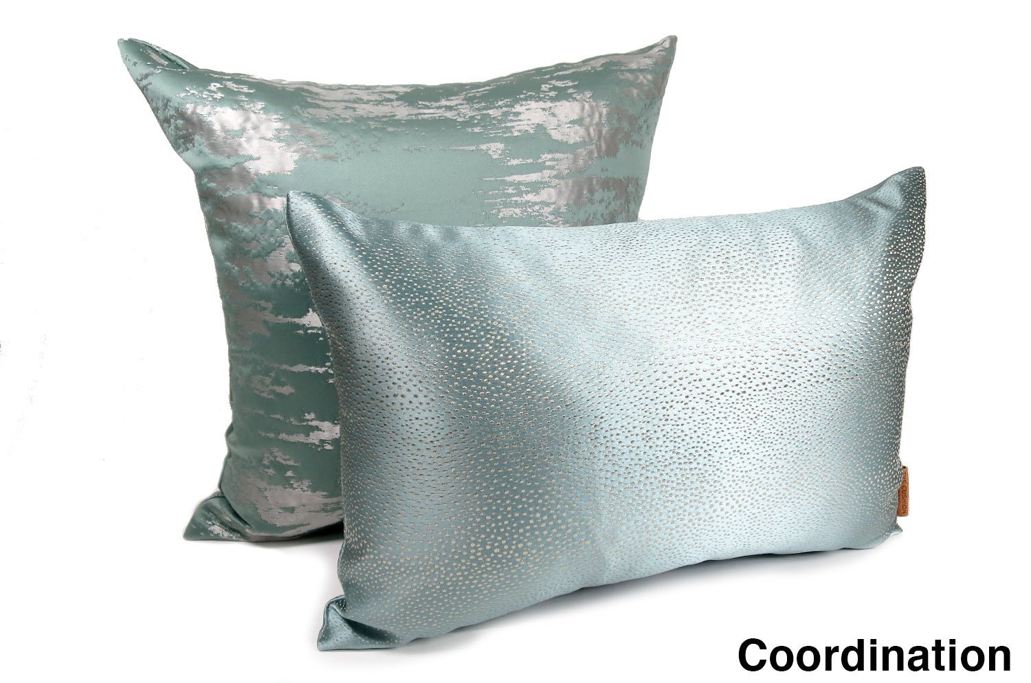 The RIVOLI - GHIACCIO アルマーニカーザ リボリ クッション(アクア) 45×30cm 中材付 - HOUSE OF JAPAN Shop