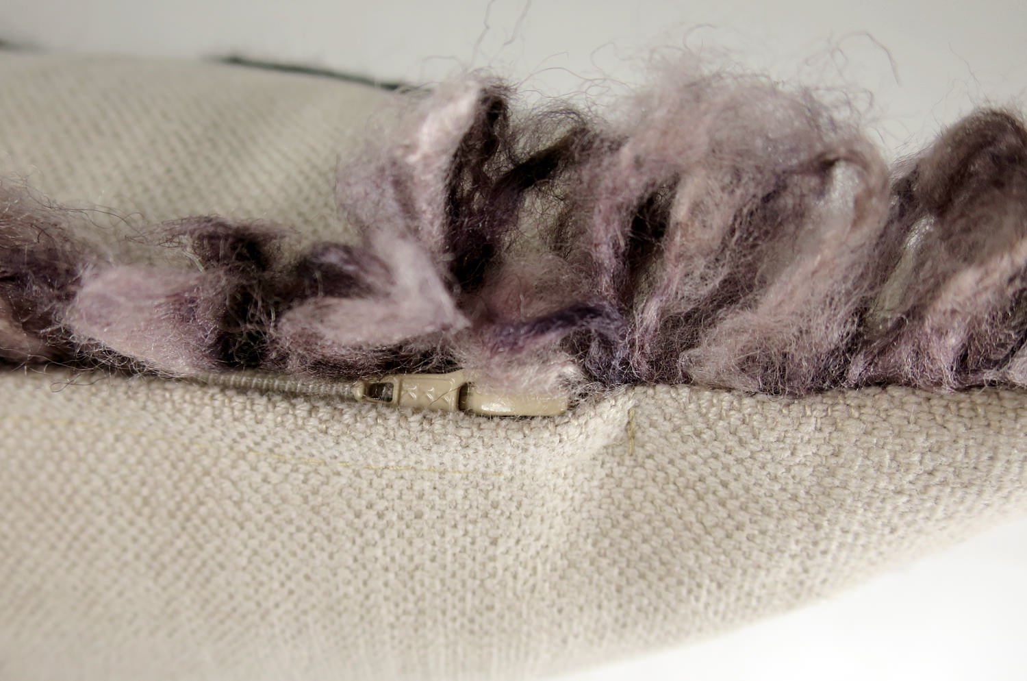 The ROMO 癒されレタードメッセージクッション(LOVE) ハンドメイド 49(53)×29(33)cm 中材付 - HOUSE OF JAPAN Shop