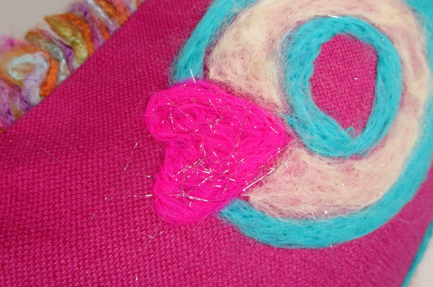 The ROMO 癒されレタードメッセージクッション(LOVE Skyblue) ハンドメイド 49(53)×29(33)cm 中材付 - HOUSE OF JAPAN Shop