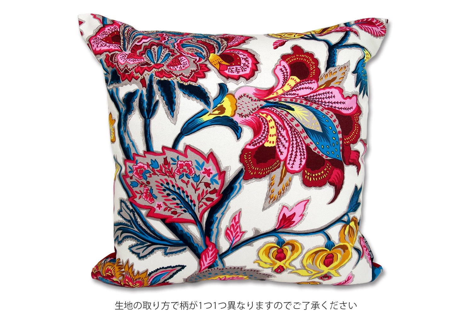 The ROMY ロミー オリエンタルフラワー クッションカバー (ホワイトレッド) 45×45cm - HOUSE OF JAPAN Shop