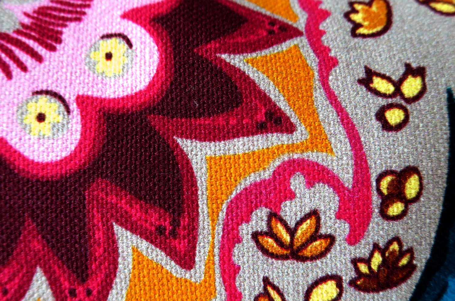 The ROMY ロミー オリエンタルフラワー 横長クッション (ゴールデンイエロー) 50×30cm 中材付 - HOUSE OF JAPAN Shop