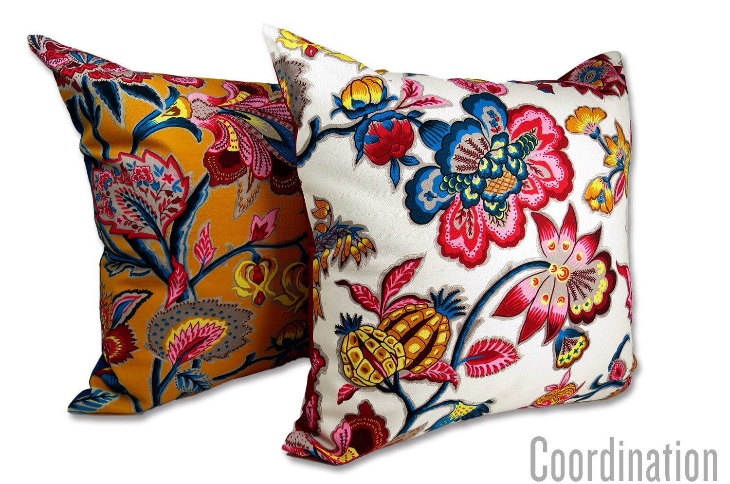 The ROMY ロミー オリエンタルフラワー クッションカバー (ホワイトレッド) 50×50cm - HOUSE OF JAPAN Shop