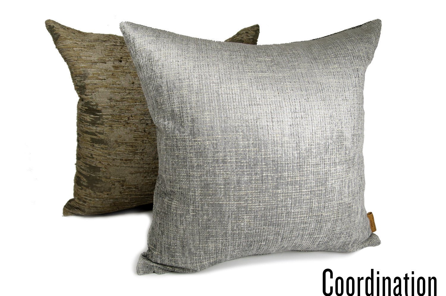 The ROUEN アルマーニカーザ ルーアン ジャカードベルベットクッションカバー(シルバー) 45×45cm - HOUSE OF JAPAN Shop