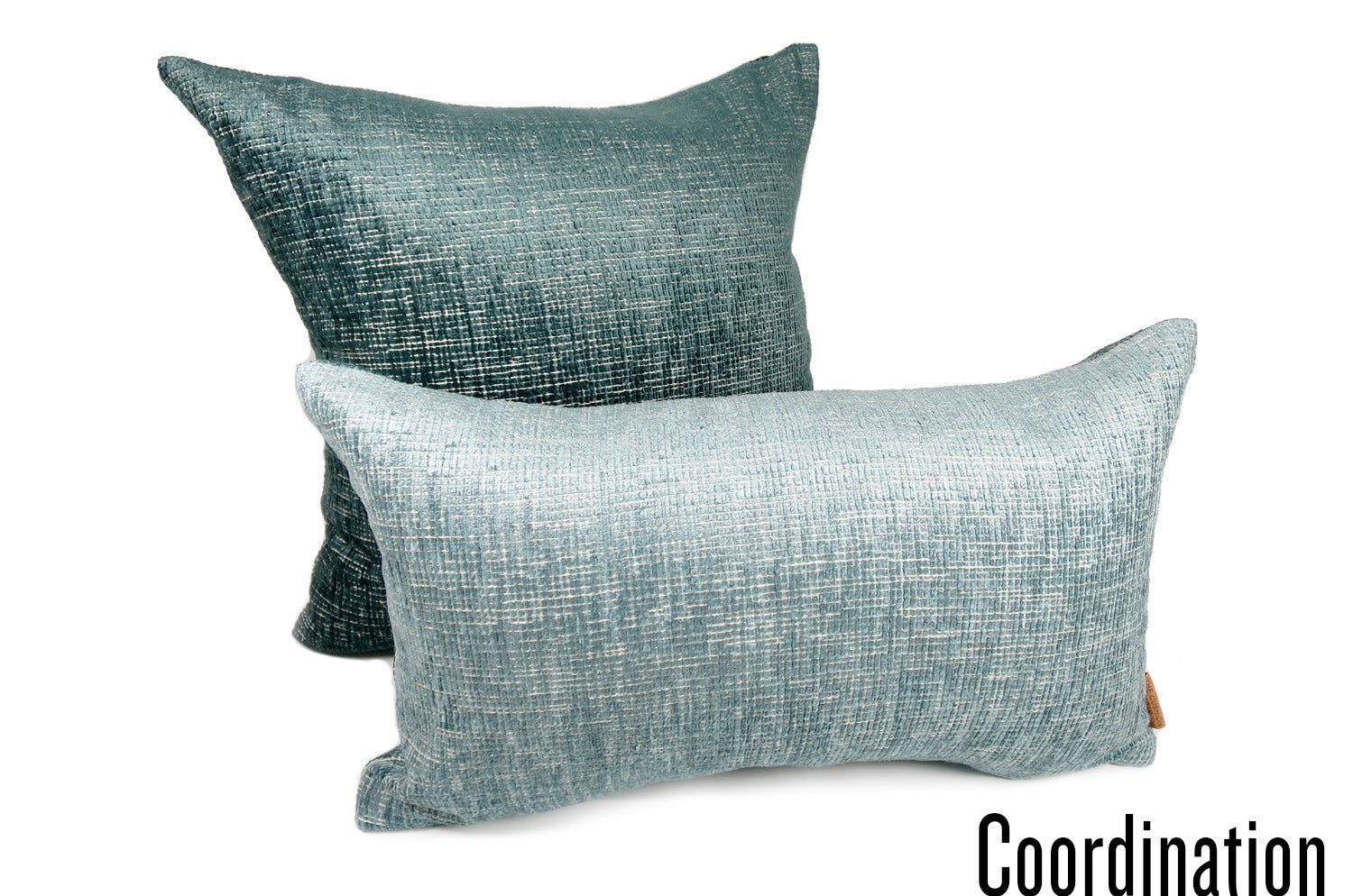 The ROUEN アルマーニカーザ ルーアン ジャカードベルベットクッション(スカイブルー) 50×30cm 中材付 - HOUSE OF JAPAN Shop