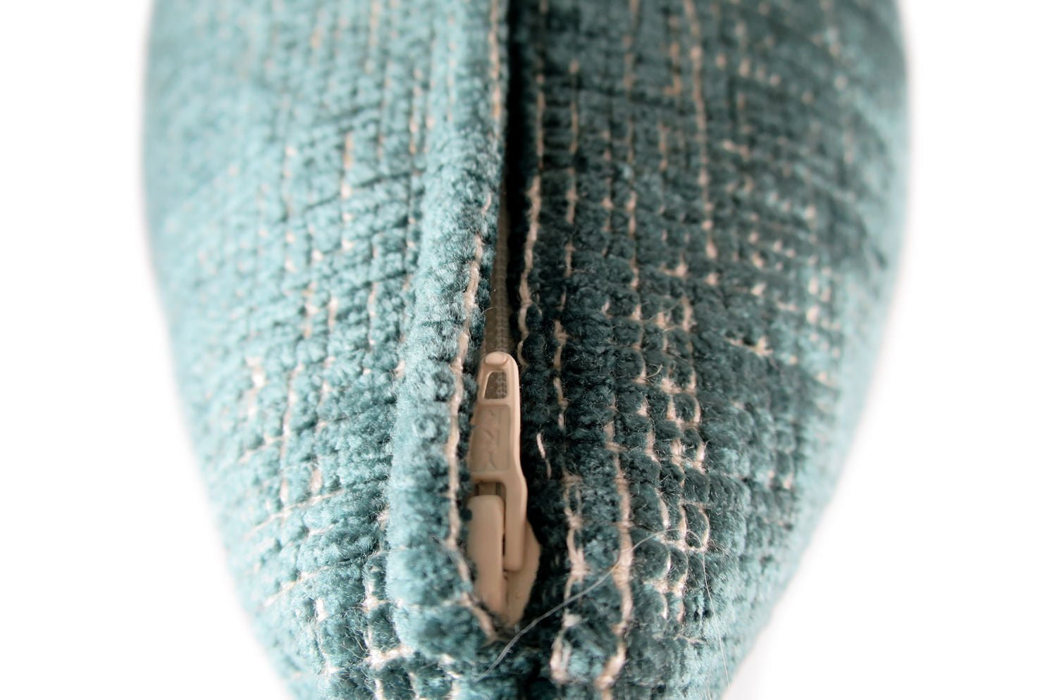 The ROUEN アルマーニカーザ ルーアン ジャカードベルベットクッション(VIRIDIAN) 45×30cm 中材付 - HOUSE OF JAPAN Shop