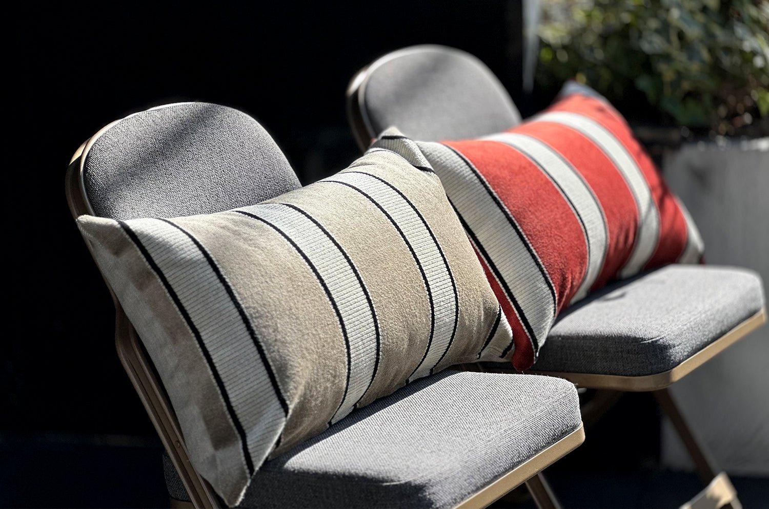 The Royal jacquard Stripe ロイヤルジャガードストライプクッション(NATUREL) 65×40cm 中材付 - HOUSE OF JAPAN Shop