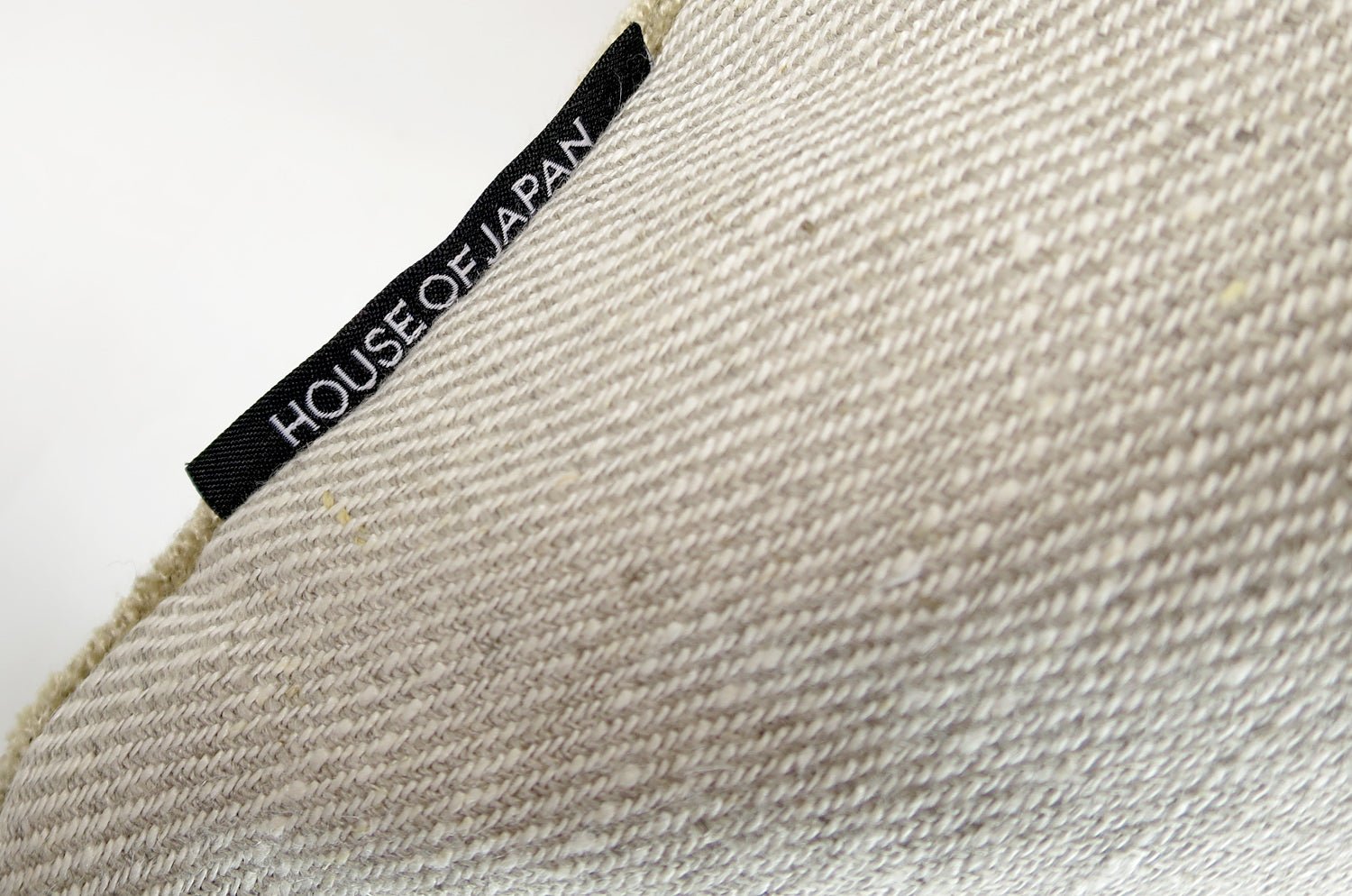 The Royal jacquard Stripe ロイヤルジャガードストライプクッション(NATUREL) 65×40cm 中材付 - HOUSE OF JAPAN Shop