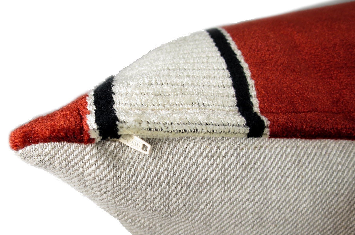 The Royal jacquard Stripe ロイヤルジャガードストライプクッション(TERRA) 65×40cm 中材付 - HOUSE OF JAPAN Shop