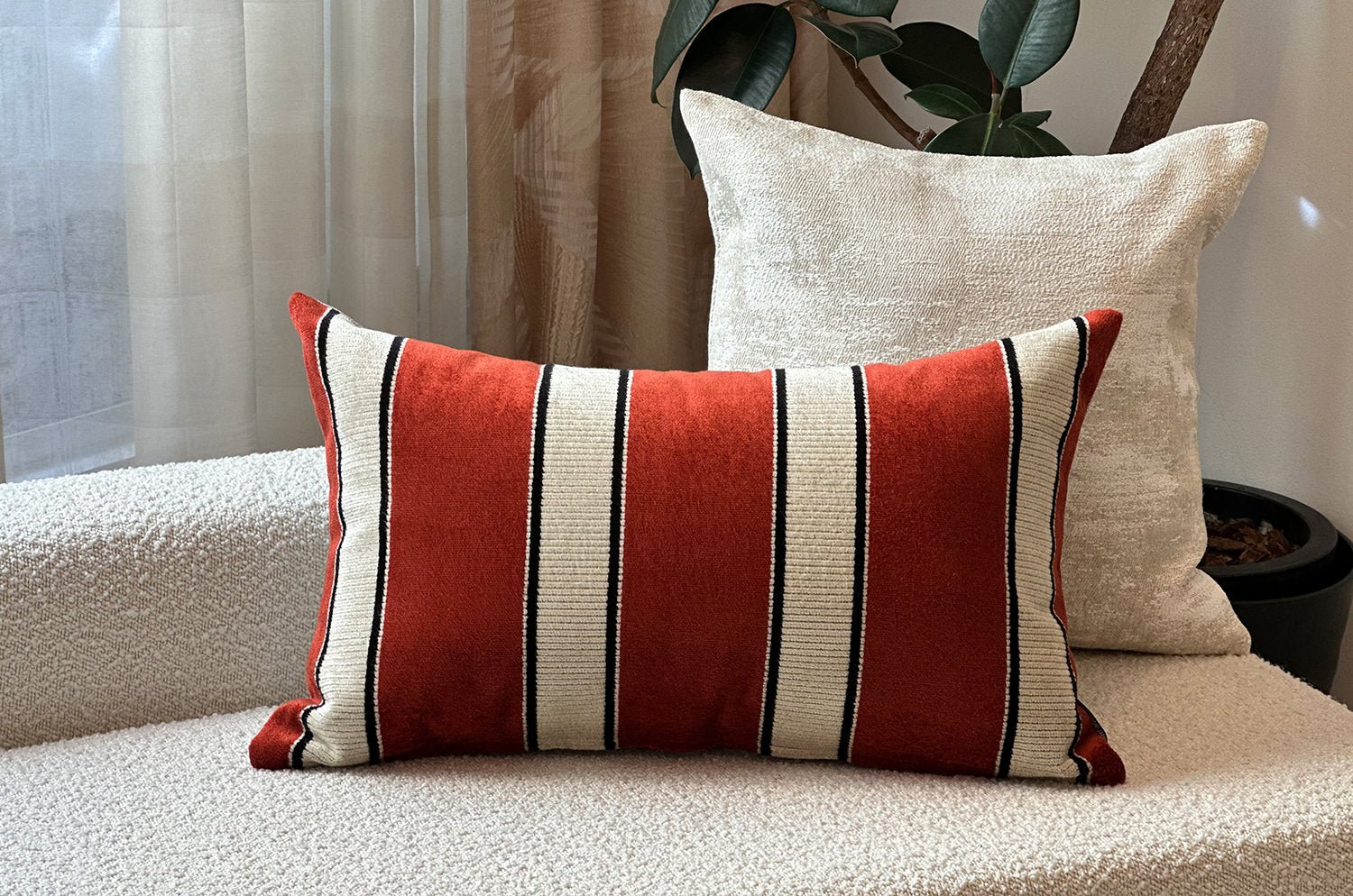 The Royal jacquard Stripe ロイヤルジャガードストライプクッション(TERRA) 65×40cm 中材付 - HOUSE OF JAPAN Shop