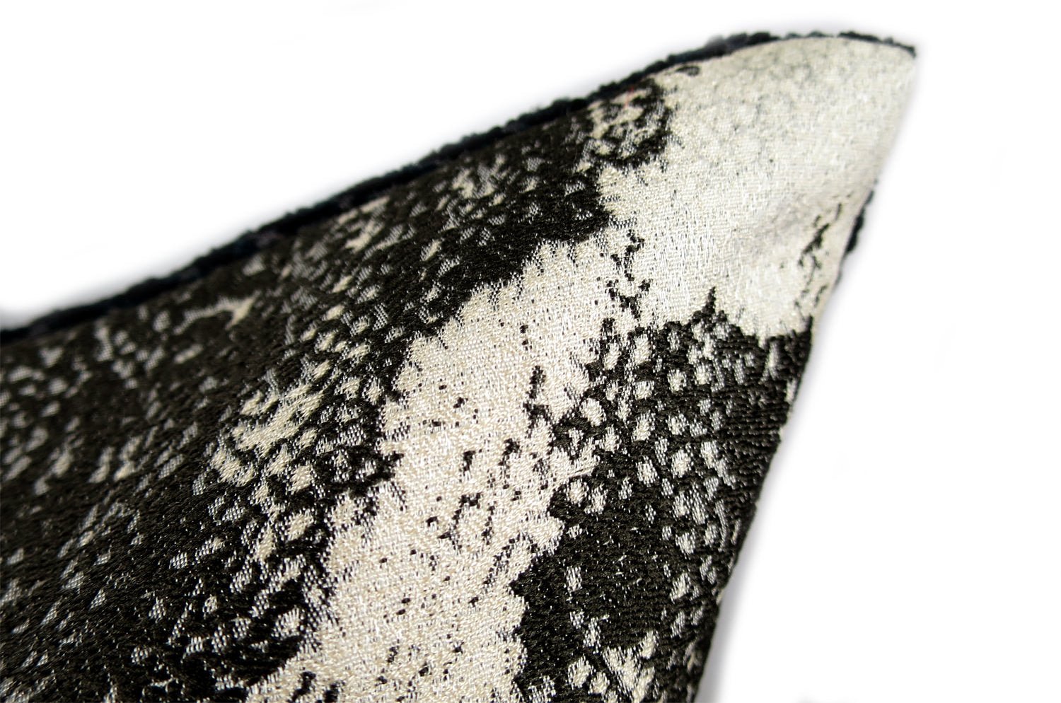 The RUBELLI/FIAMMETTA ダマスクDARKクッション イタリア製ファブリック 64×50cm 中材付 - HOUSE OF JAPAN Shop