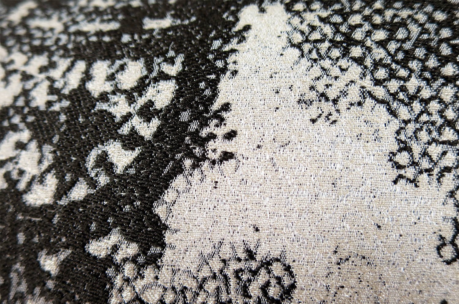 The RUBELLI/FIAMMETTA ダマスクDARKクッション イタリア製ファブリック 64×50cm 中材付 - HOUSE OF JAPAN Shop