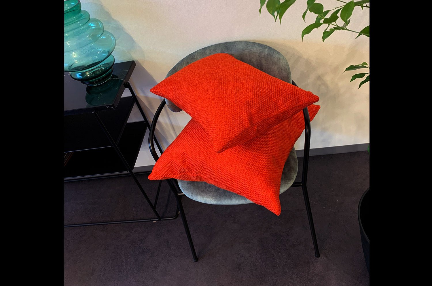 The Scarlet Red スカーレットレッドクッション 50×35cm 中材付 - HOUSE OF JAPAN Shop