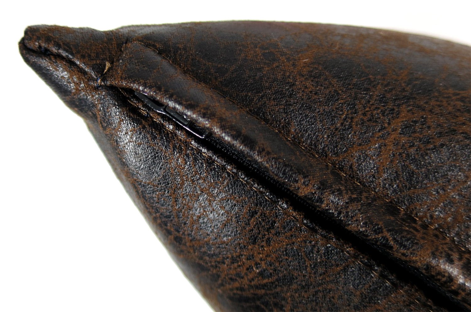 The Scratch Synthetic Leather スクラッチフェイクレザークッション ダークブラウン 45×30cm 中材付 - HOUSE OF JAPAN Shop