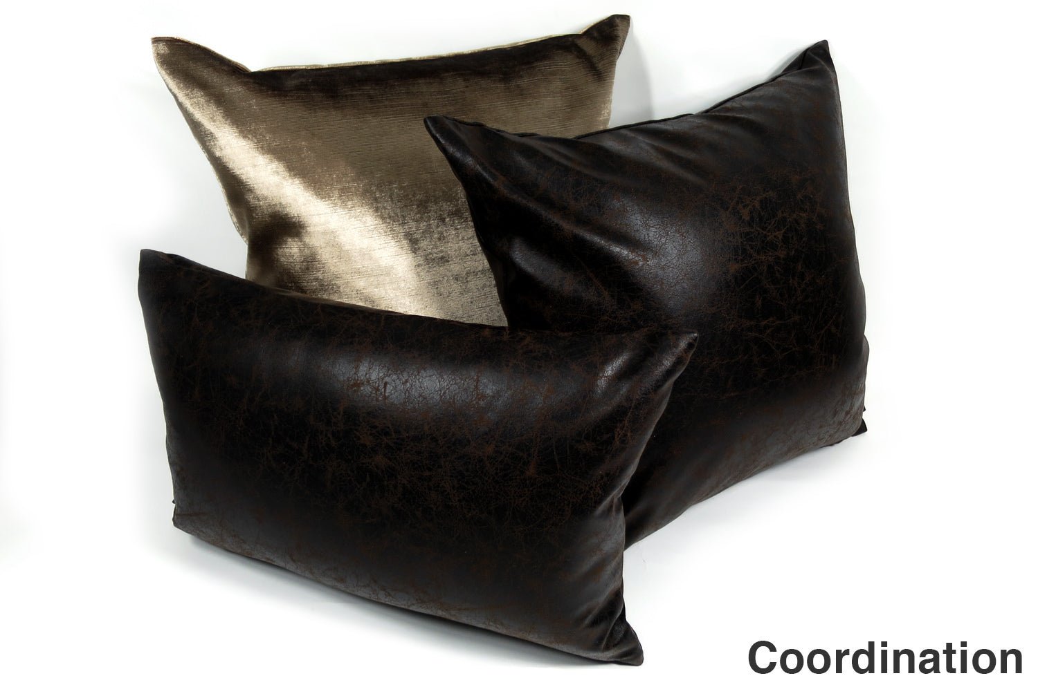 The Scratch Synthetic Leather スクラッチフェイクレザークッション ダークブラウン 45×30cm 中材付 - HOUSE OF JAPAN Shop