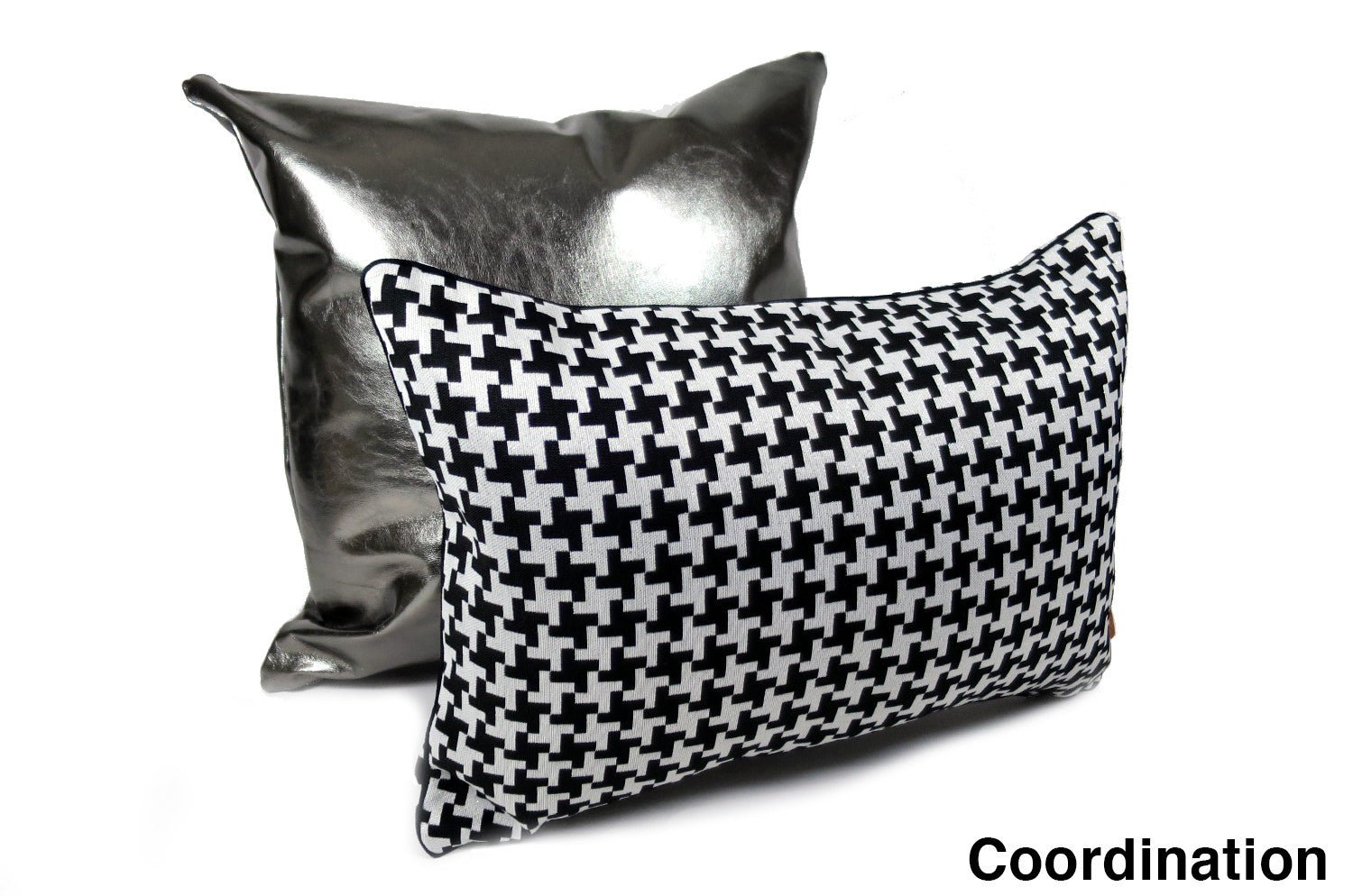 The Seamless Pattern シームレス千鳥格子柄 クッション パイピング付 ブラック ラメシルバー 45×30cm 中材付 - HOUSE OF JAPAN Shop