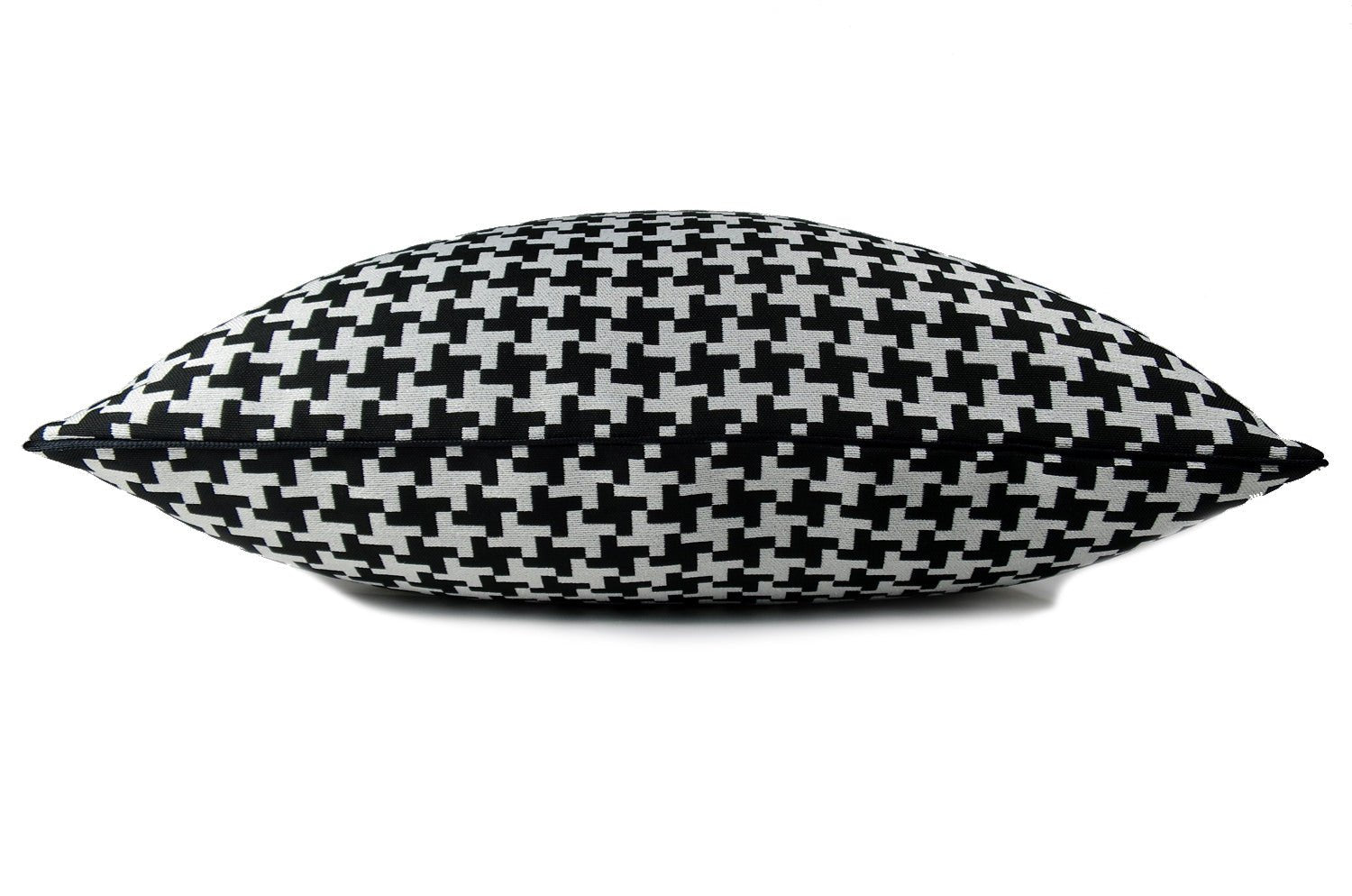 The Seamless Pattern シームレス千鳥格子柄 クッションカバーパイピング付 ブラック ラメシルバー 45×45cm - HOUSE OF JAPAN Shop