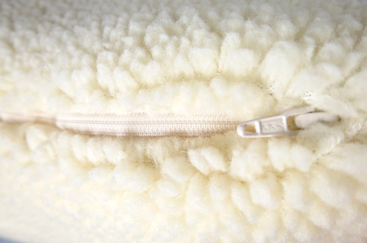 The Seep 至極の手触りエコファー ソフトシープ クッションカバー 45×45cm - HOUSE OF JAPAN Shop