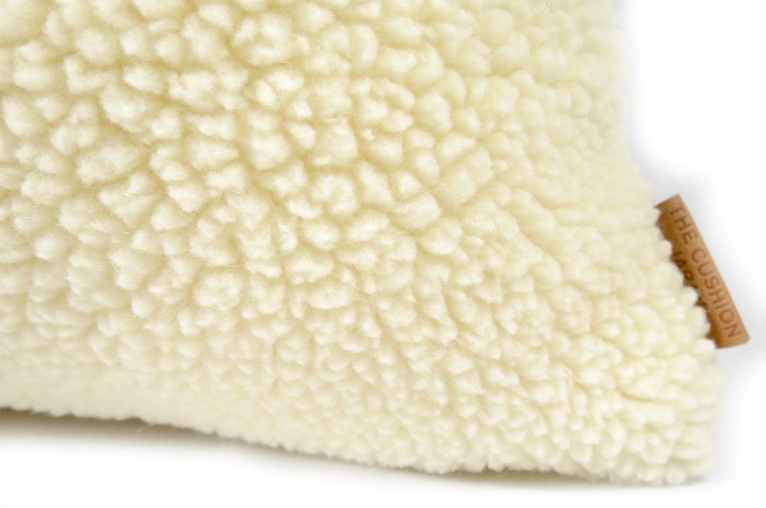 The Seep 至極の手触りエコファー ソフトシープ クッションカバー 45×45cm - HOUSE OF JAPAN Shop