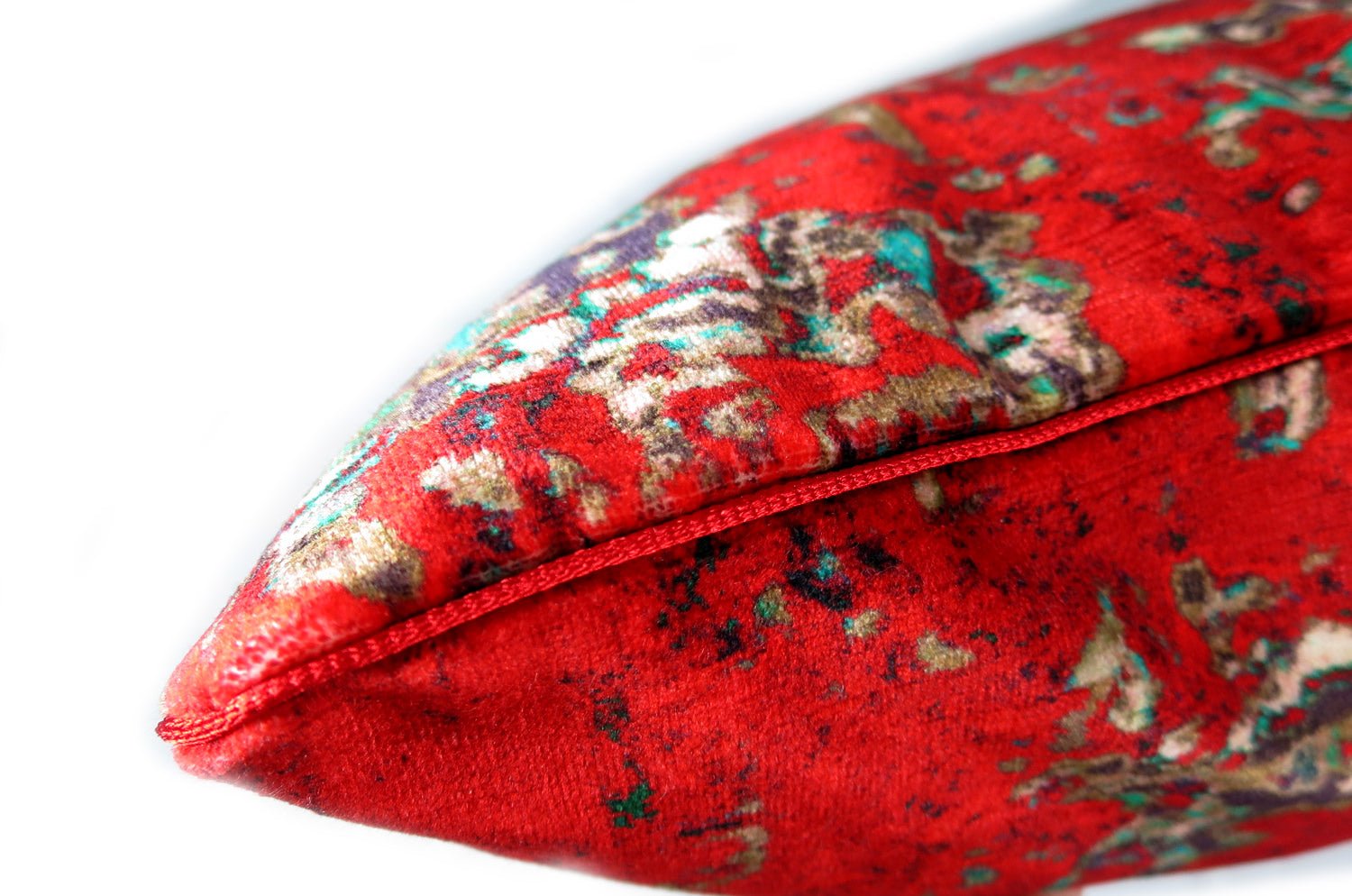 The Shade Carpet レッドベルベットクッション 50×30cm 中材付 - HOUSE OF JAPAN Shop