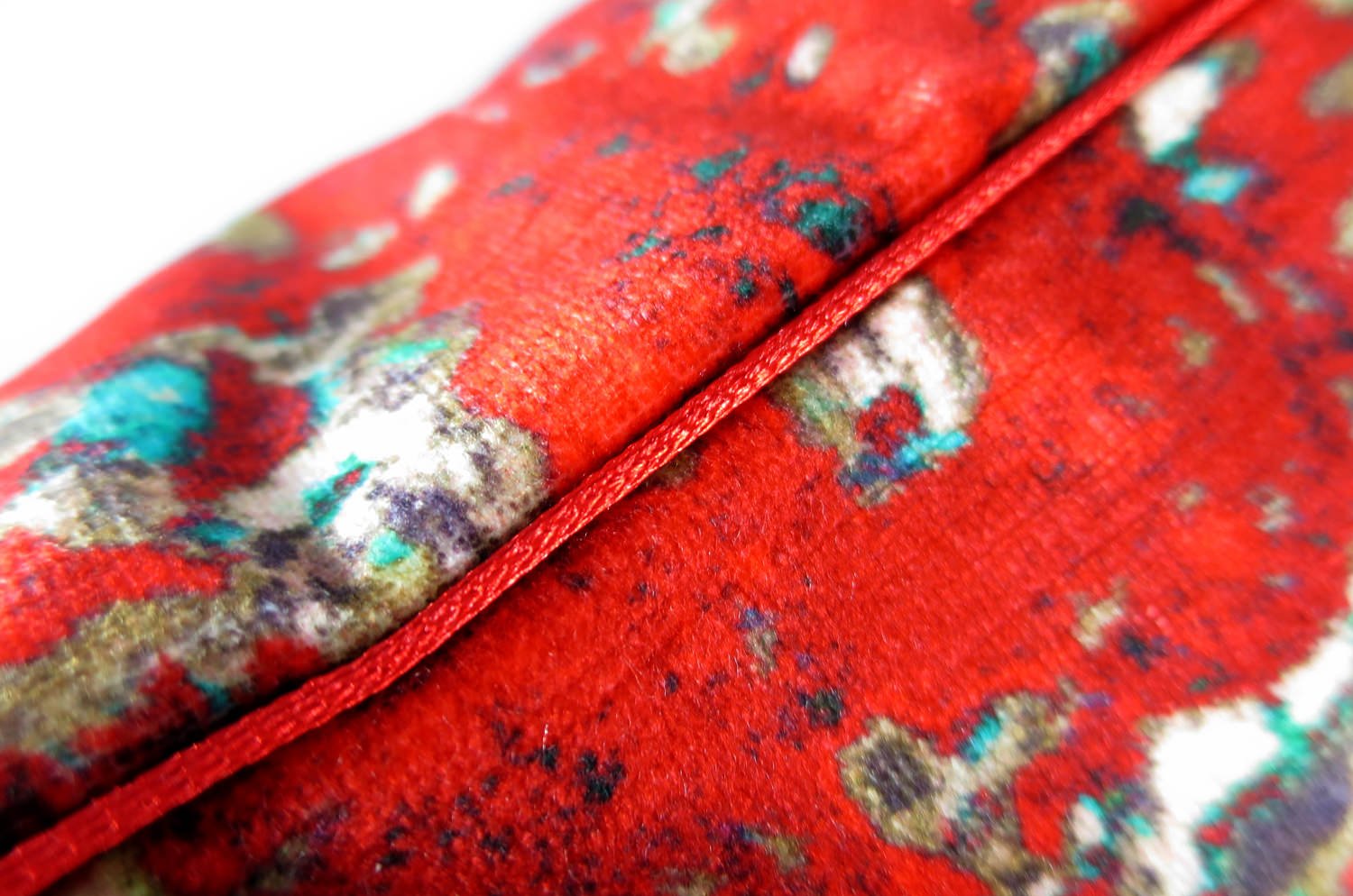 The Shade Carpet レッドベルベットクッション 50×30cm 中材付 - HOUSE OF JAPAN Shop