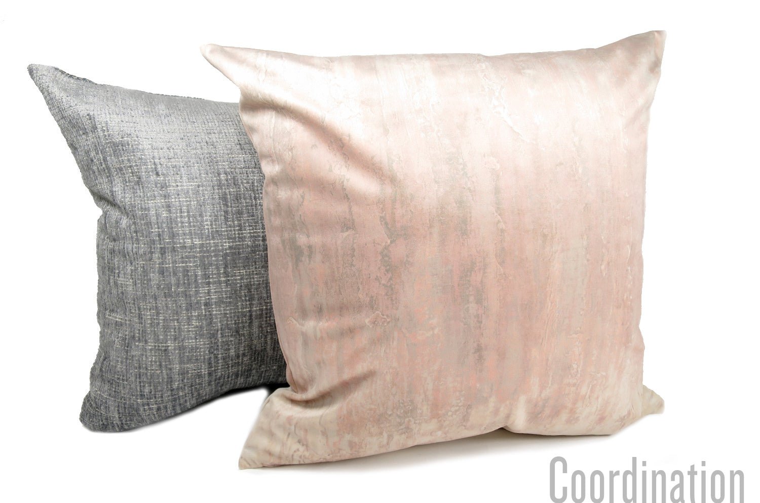 The Shadow Velvet クッションカバー ピンクヌード 45×45cm - HOUSE OF JAPAN Shop