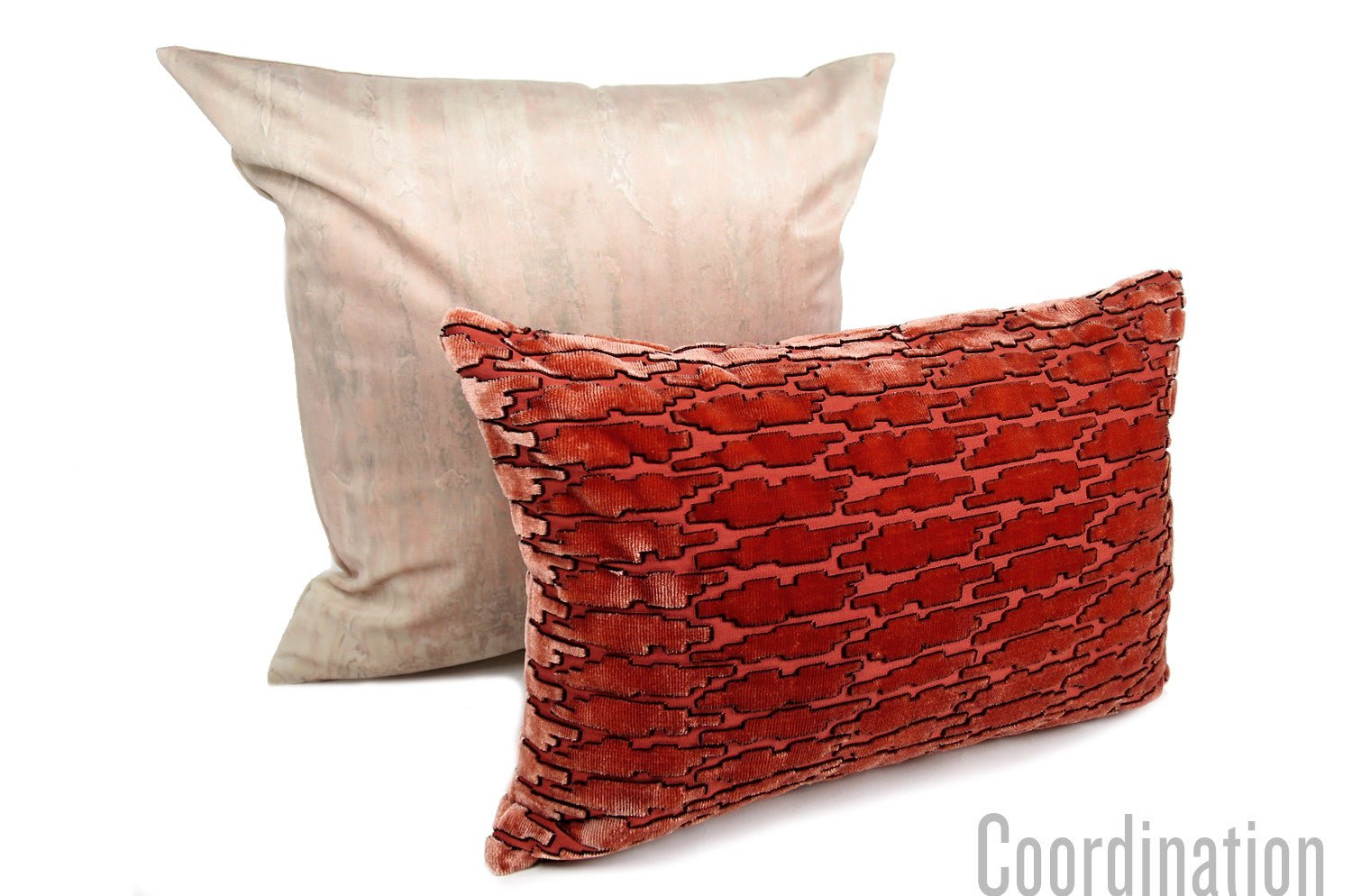 The Shadow Velvet クッションカバー ピンクヌード 45×45cm - HOUSE OF JAPAN Shop