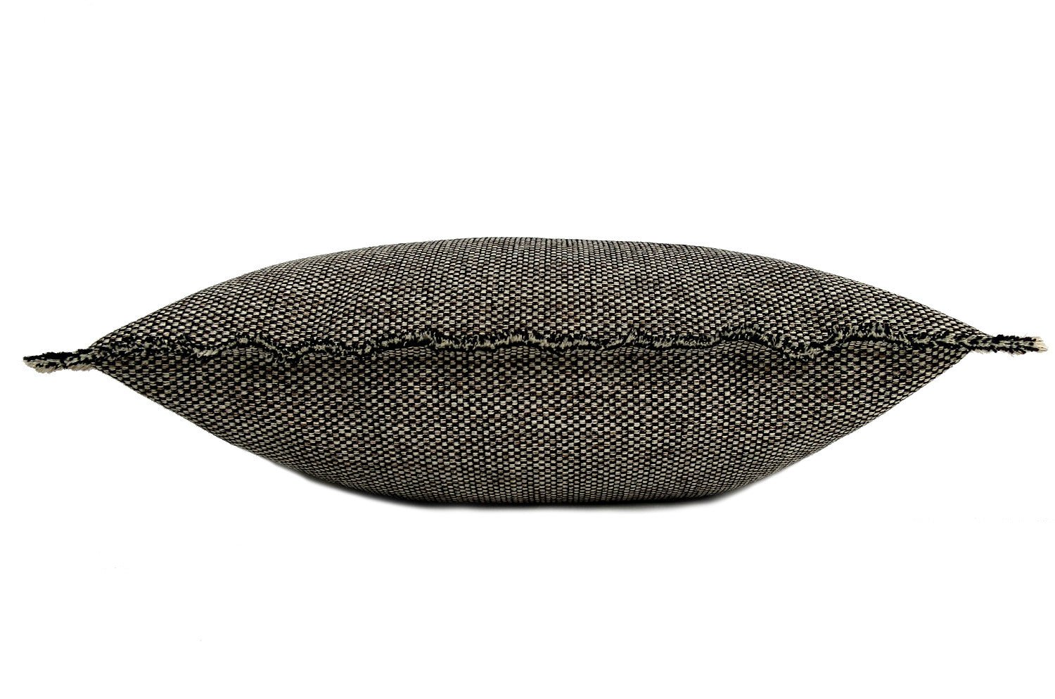 The Shaggy シャギーフリンジ横長クッション ブラックミックス 45(48)×30(33)cm 中材付 - HOUSE OF JAPAN Shop