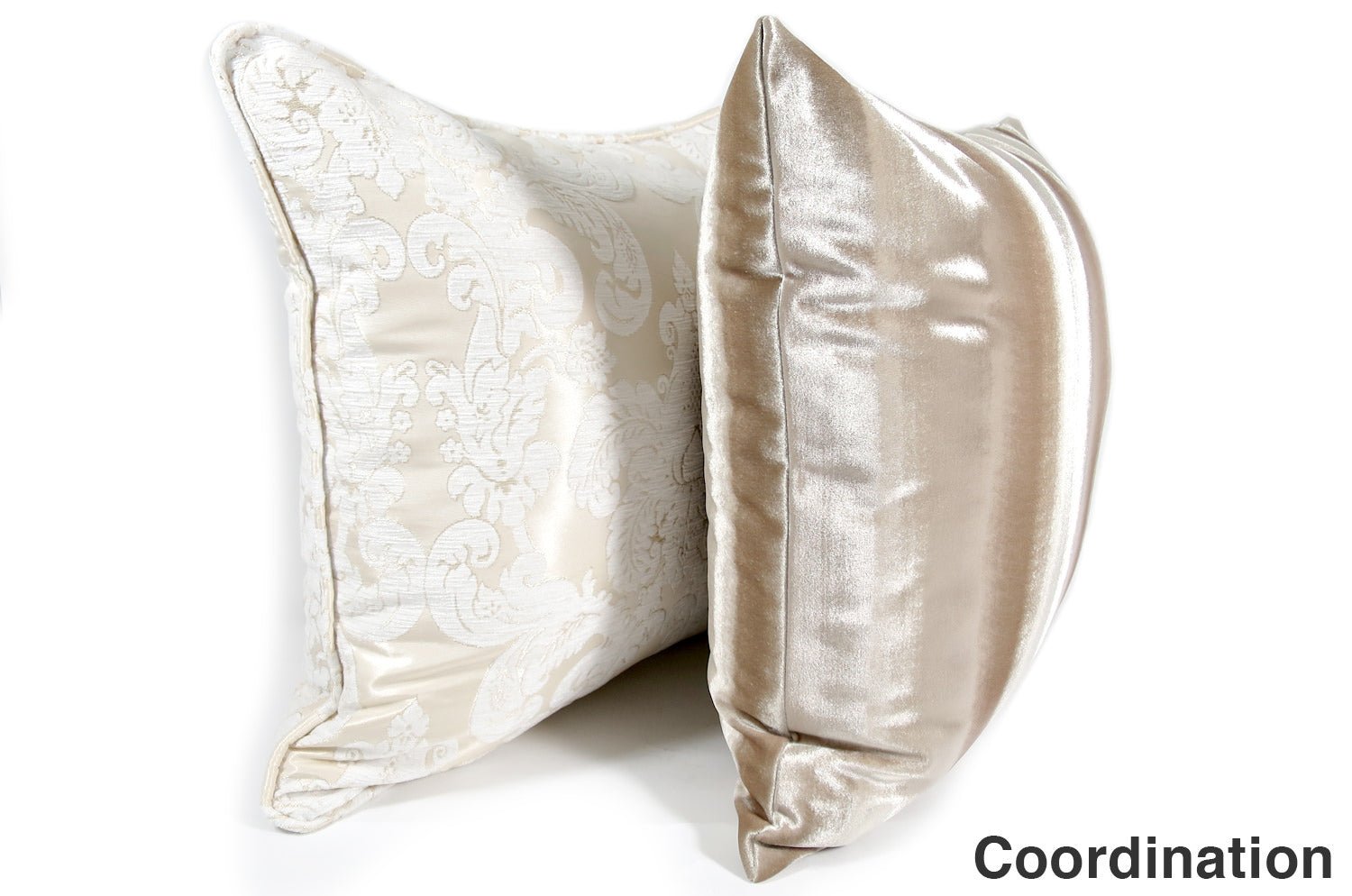 The Shiny Velvet Stripe シャイニーベルベットストライプクッションカバー ベージュ 50×50cm - HOUSE OF JAPAN Shop