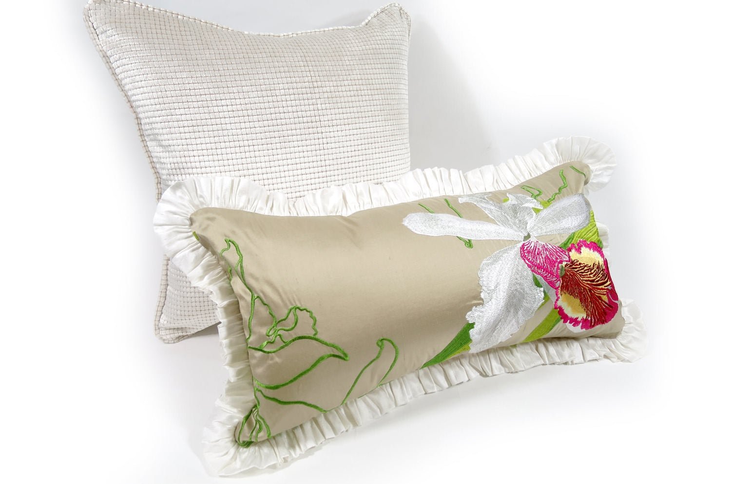 The Silk Taffeta シルクタフタホワイトフリルクッション 50×29cm 中材付 - HOUSE OF JAPAN Shop