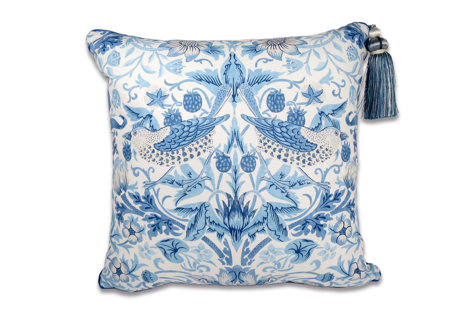 The Simply Strawberry Thief ウィリアムモリス いちご泥棒 タッセル付クッションカバー(ブルー) 45×45cm - HOUSE OF JAPAN Shop
