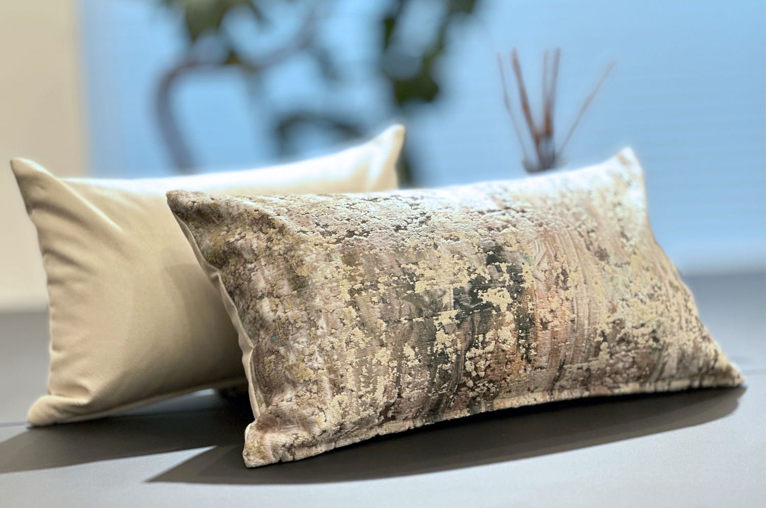 The SKYLON Jane Churchill スカイロン クッション 55×31cm 中材付 - HOUSE OF JAPAN Shop