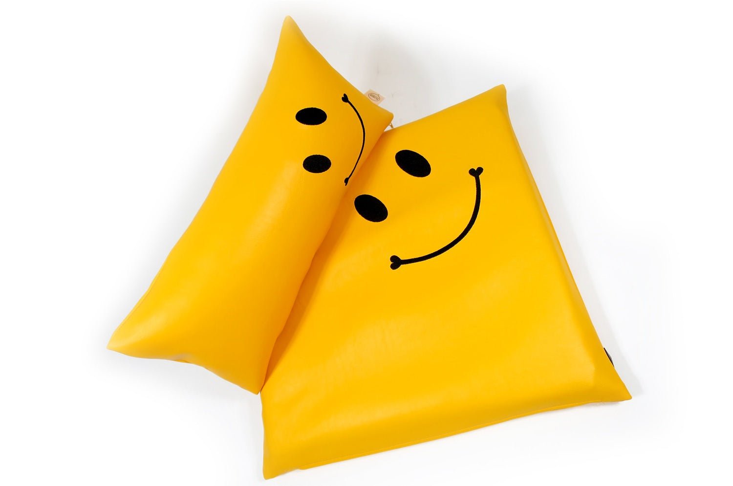 The Smile スマイル キュートブラックスマイル 『ニコフェイス®』刺繍クッションセット イエロー 中材付 - HOUSE OF JAPAN Shop