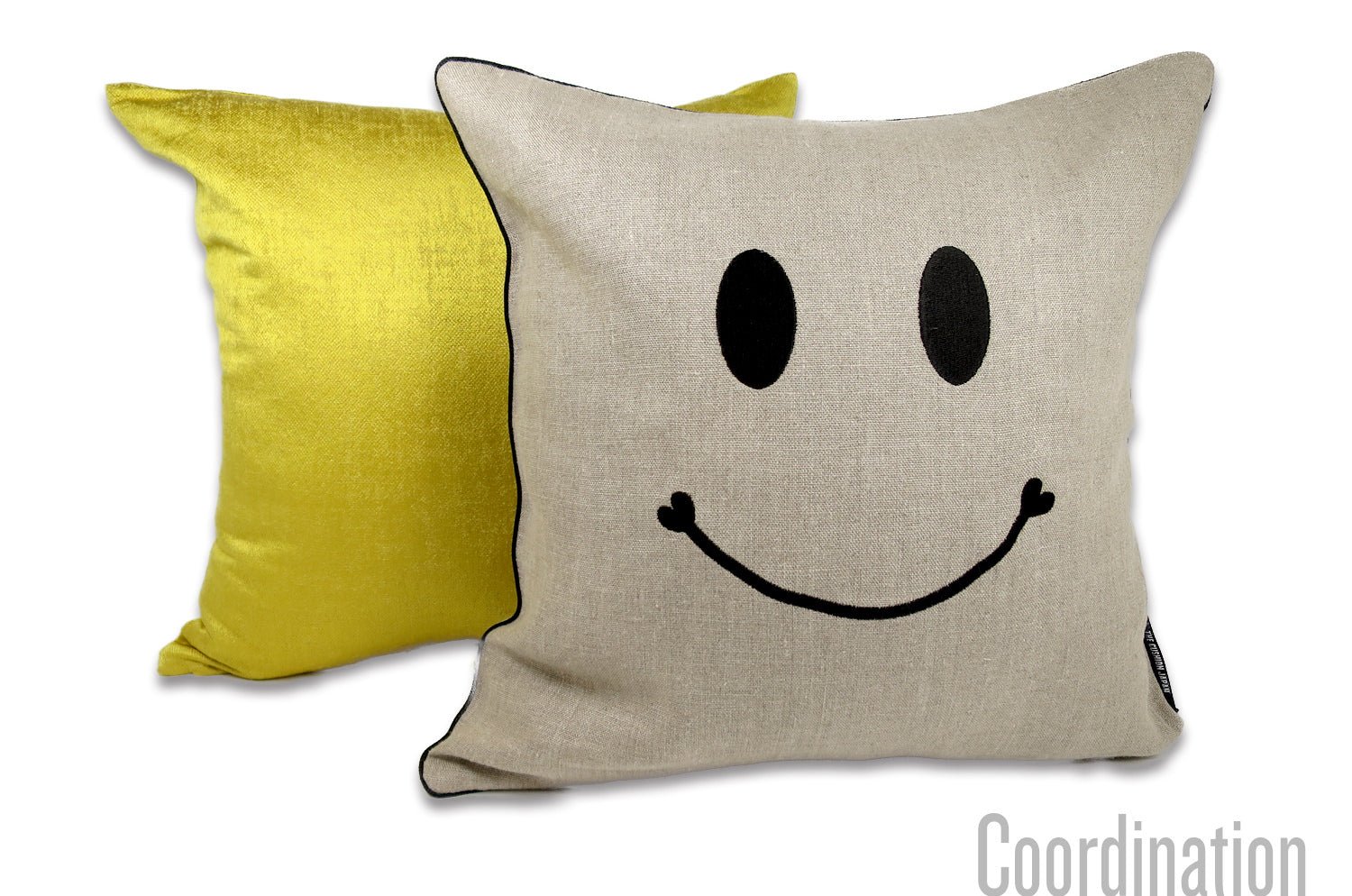 The Smile ナチュラルリネン スマイル『ニコフェイス®』刺繍 クッションカバー 40×40cm - HOUSE OF JAPAN Shop