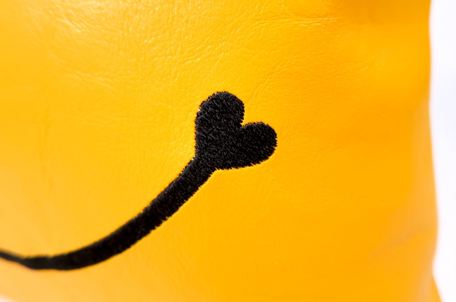 The Smile スマイル キュートブラックスマイル 『ニコフェイス®』刺繍クッション イエロー 45×20cm 中材付 - HOUSE OF JAPAN Shop