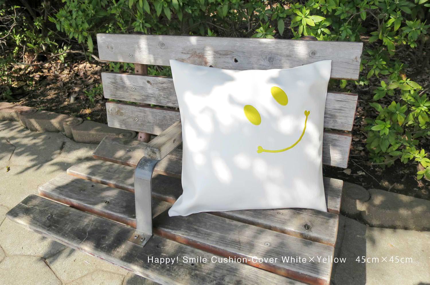 The Smile スマイル キュートイエロースマイル 『ニコフェイス®』刺繍クッションカバー ホワイト 45×45cm - HOUSE OF JAPAN Shop