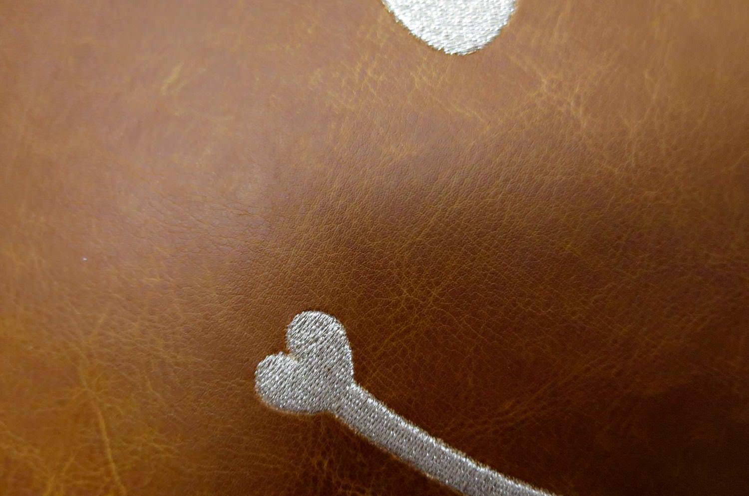 The Smile スマイル キュートシルバースマイル 『ニコフェイス®』刺繍クッションカバー インポートライトブラウン 45×45cm - HOUSE OF JAPAN Shop